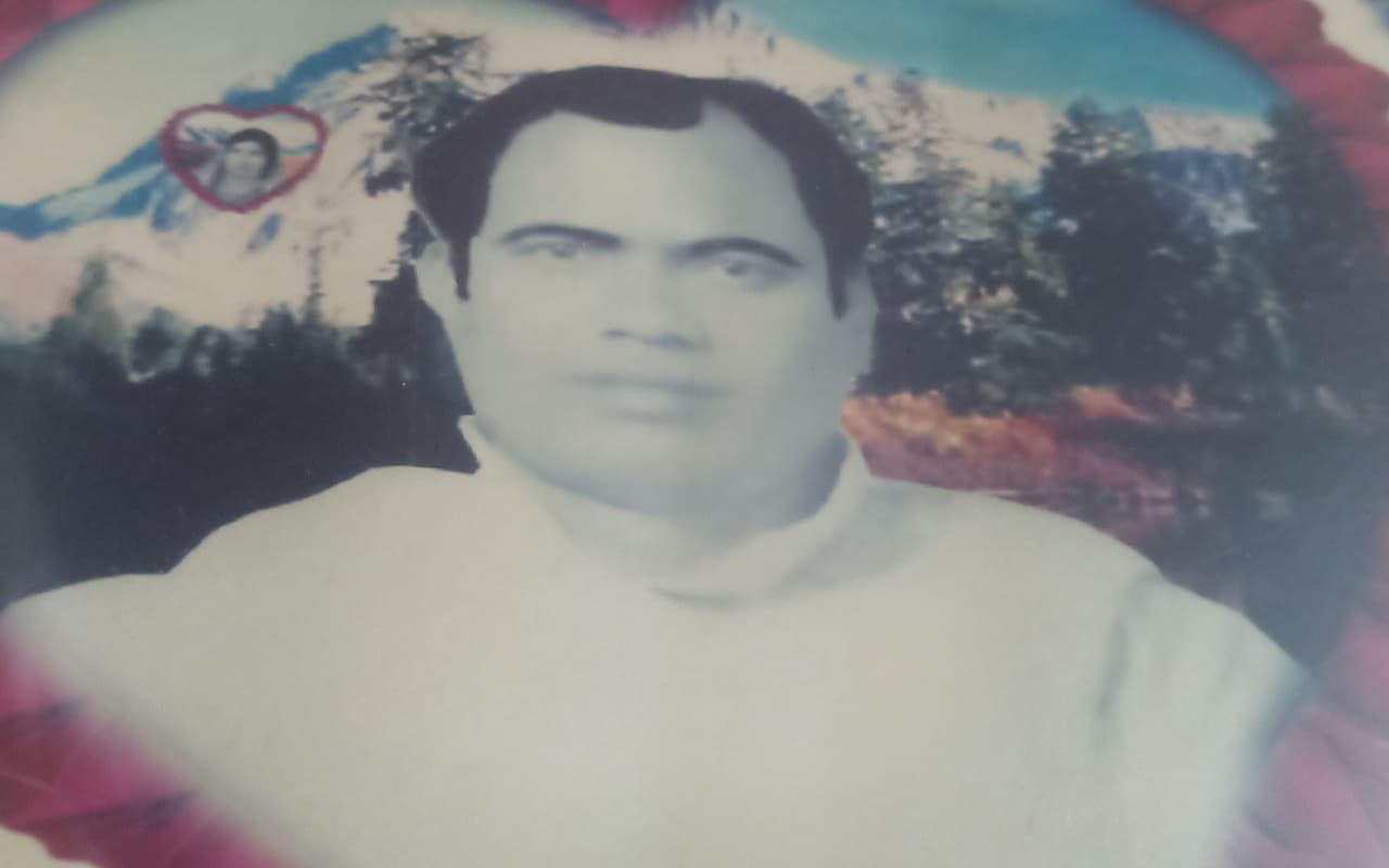 विश्व आदिवासी दिवस : ईमानदारी की बदौलत ही बरहेट से जीते थे परमेश्वर हेंब्रम विश्व आदिवासी दिवस : ईमानदारी की बदौलत ही बरहेट से जीते थे परमेश्वर हेंब्रम