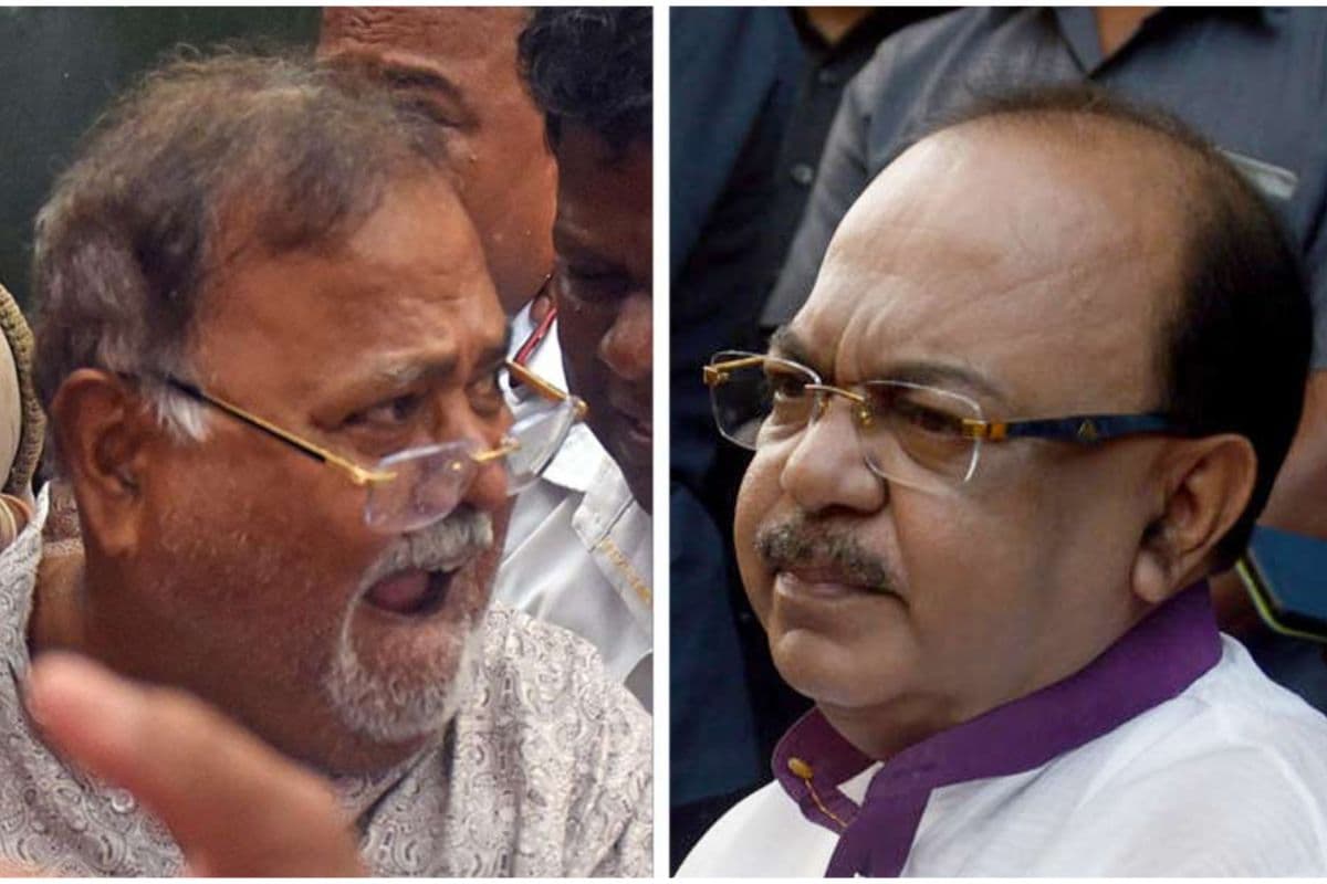 बंगाल : अलीपुर कोर्ट में अचानक आमने- सामने हुए पार्थ और शोभन बंगाल : अलीपुर कोर्ट में अचानक आमने- सामने हुए पार्थ और शोभन