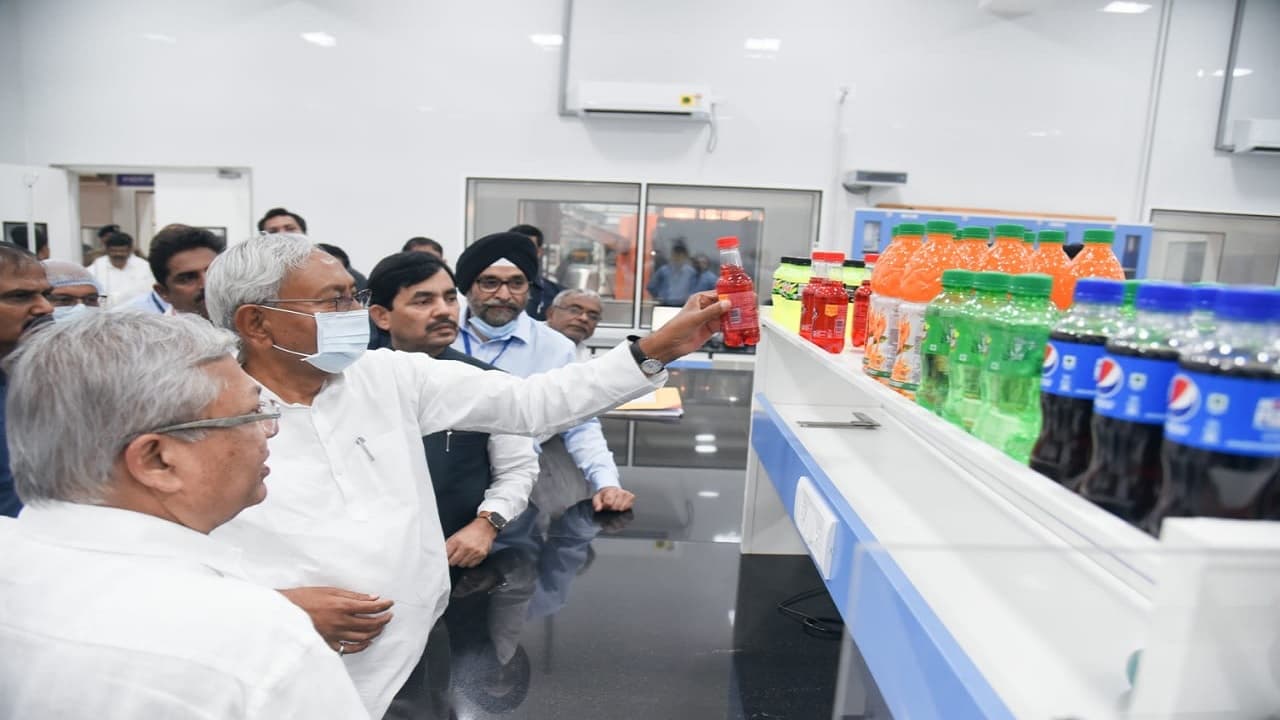 पूर्वोत्तर भारत का सबसे बड़ा बॉटलिंग प्लांट अब बिहार में, 11 महीने में बन कर हो गया तैयार, जानिये खासियत पूर्वोत्तर भारत का सबसे बड़ा बॉटलिंग प्लांट अब बिहार में, 11 महीने में बन कर हो गया तैयार, जानिये खासियत
