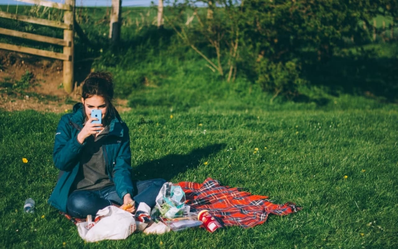 Smartphone photography tips: ट्रैवलिंग के दौरान स्मार्ट फोन से कैसे लें बेस्ट फोटो, आसान टिप्स जानें Smartphone photography tips: ट्रैवलिंग के दौरान स्मार्ट फोन से कैसे लें बेस्ट फोटो, आसान टिप्स जानें