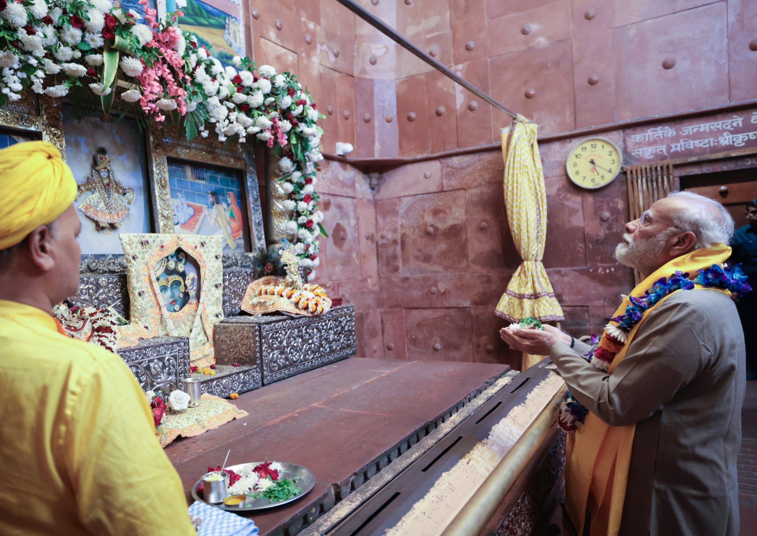 PM Modi Mathura Visit Photo: पीएम मोदी ने कहा-राम मंदिर की तिथि आई, अब श्रीकृष्ण के होंगे दिव्य दर्शन PM Modi Mathura Visit Photo: पीएम मोदी ने कहा-राम मंदिर की तिथि आई, अब श्रीकृष्ण के होंगे दिव्य दर्शन