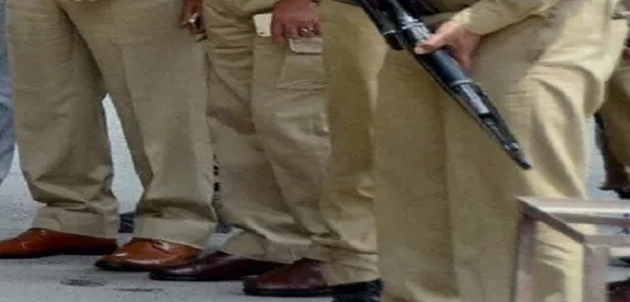 Tripura Violence: दो महिला पत्रकारों के खिलाफ FIR, त्रिपुरा पुलिस ने हिरासत में लिया Tripura Violence: दो महिला पत्रकारों के खिलाफ FIR, त्रिपुरा पुलिस ने हिरासत में लिया