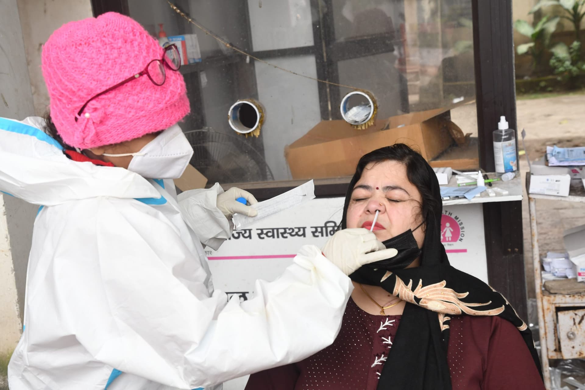 बिहार में कोरोना के 2103 एक्टिव केस, 3 डॉक्टर व 5 स्वस्थ्यकर्मी पॉजिटिव, मंत्री लेशी सिंह फिर संक्रमित बिहार में कोरोना के 2103 एक्टिव केस, 3 डॉक्टर व 5 स्वस्थ्यकर्मी पॉजिटिव, मंत्री लेशी सिंह फिर संक्रमित