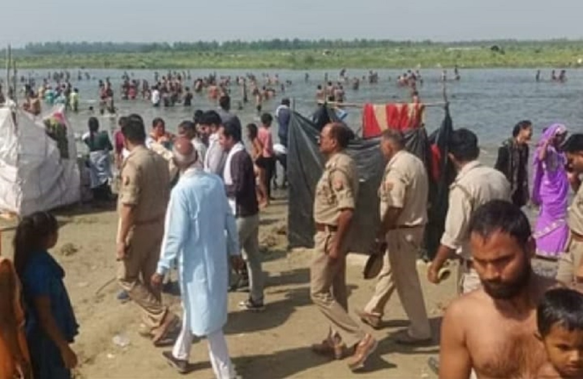 बरेली: गंगा दशहरा पर रामगंगा में डूबने से 5 श्रद्धालुओं की मौत, गोताखोरों ने एक की बचाई जान बरेली: गंगा दशहरा पर रामगंगा में डूबने से 5 श्रद्धालुओं की मौत, गोताखोरों ने एक की बचाई जान