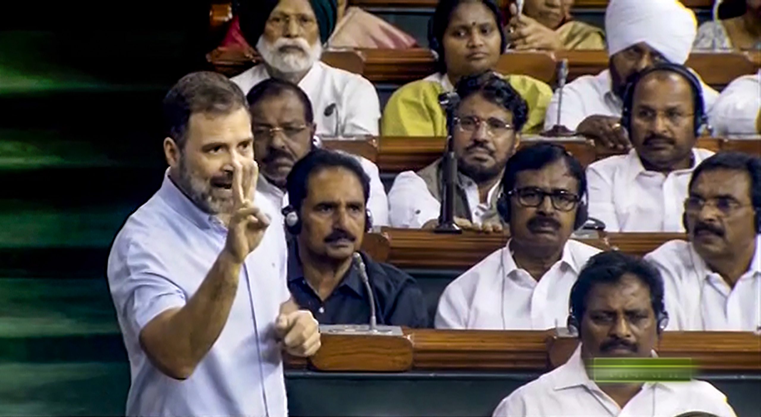 5 ऐसे पल जब राहुल गांधी ने पीएम मोदी और बीजेपी पर बोला जोरदार हमला, देखें वीडियो 5 ऐसे पल जब राहुल गांधी ने पीएम मोदी और बीजेपी पर बोला जोरदार हमला, देखें वीडियो