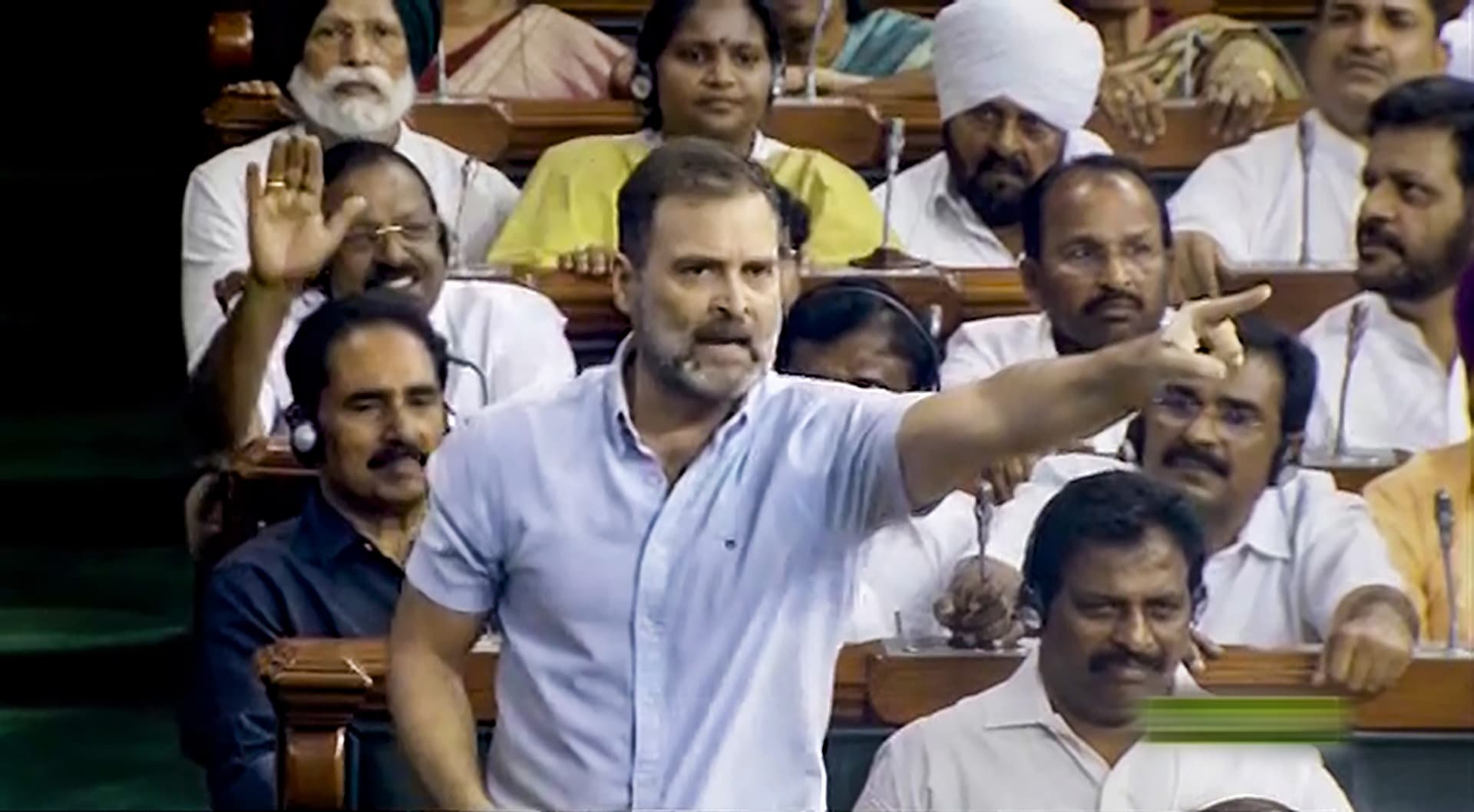 राहुल गांधी के समर्थन में कांग्रेस एकजुट, राजघाट में सत्याग्रह, देश के सभी राज्यों में आज बड़ा प्रदर्शन राहुल गांधी के समर्थन में कांग्रेस एकजुट, राजघाट में सत्याग्रह, देश के सभी राज्यों में आज बड़ा प्रदर्शन