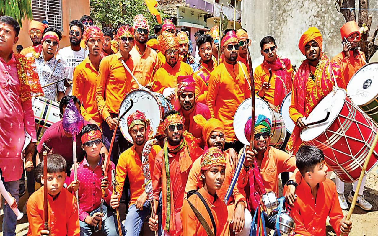 Ram Navami: 1929 के पहले से निकल रही है महावीर मंडल पुंदाग की शोभायात्रा Ram Navami: 1929 के पहले से निकल रही है महावीर मंडल पुंदाग की शोभायात्रा