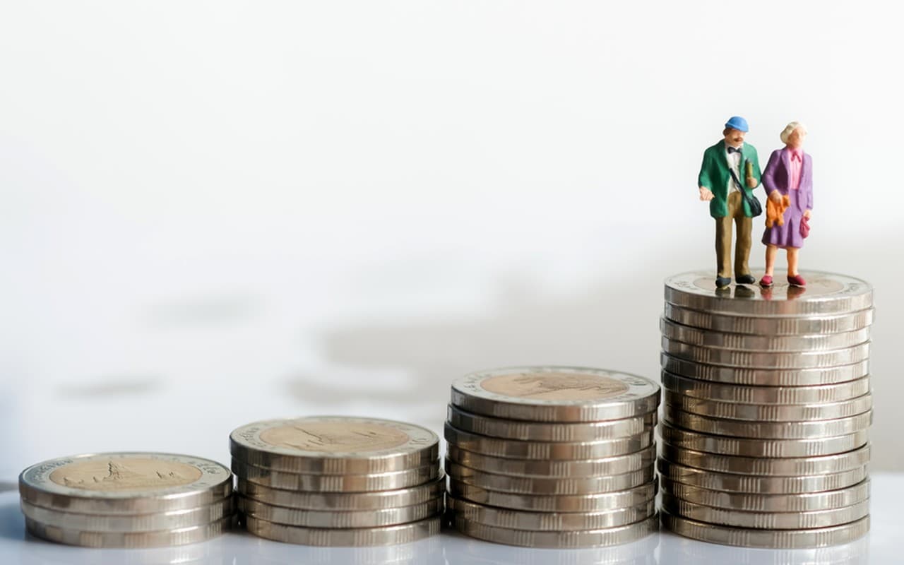 Retirement Planning: रिटायरमेंट प्लान कैलकुलेटर की विशेषताएं जानिए Retirement Planning: रिटायरमेंट प्लान कैलकुलेटर की विशेषताएं जानिए