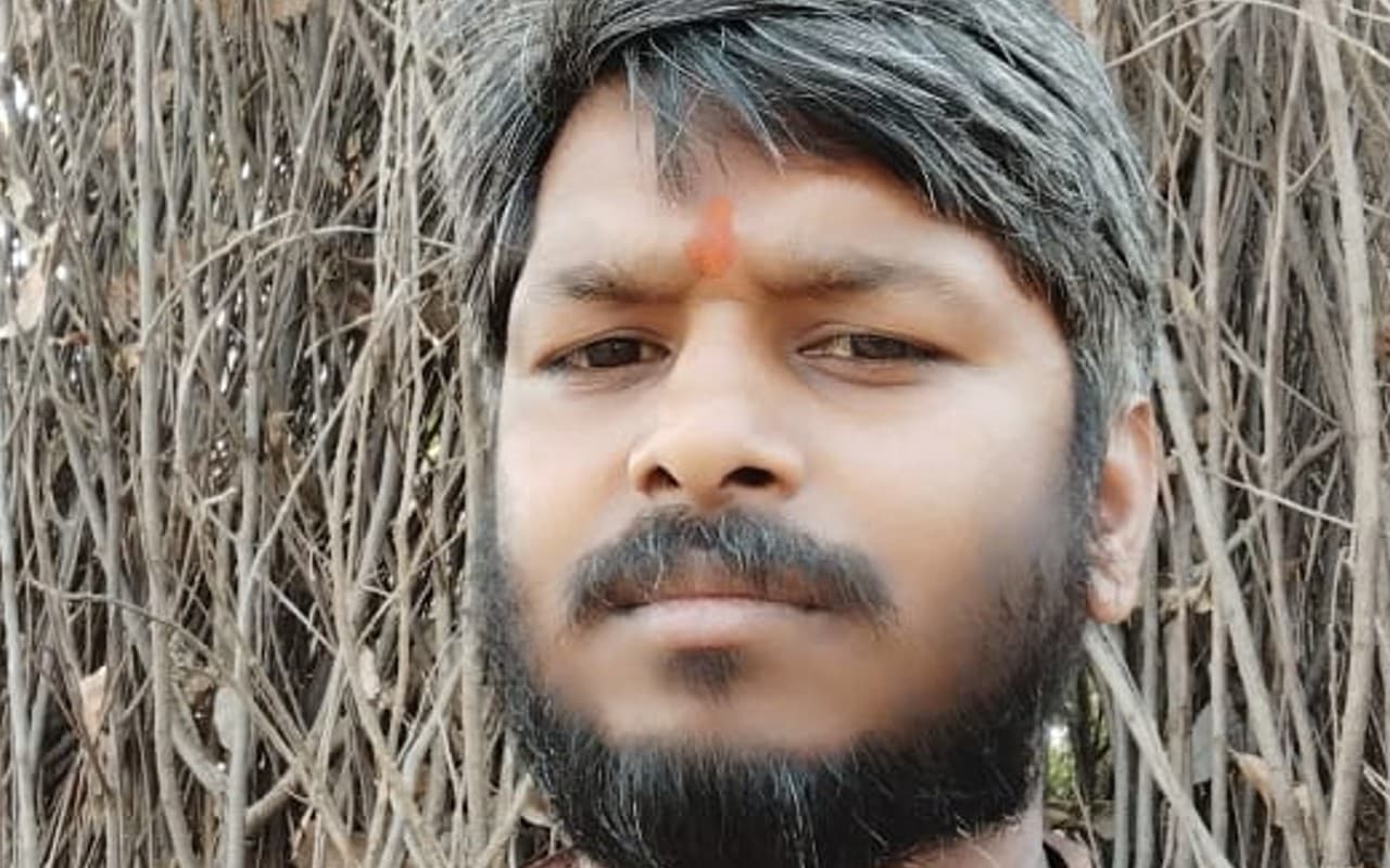 ‘सजना अनाड़ी’ से अभिनय की प्रेरणा लेकर थियेटर की दुनिया में छा गये रांची के रंगकर्मी ऋषिकेश लाल ‘सजना अनाड़ी’ से अभिनय की प्रेरणा लेकर थियेटर की दुनिया में छा गये रांची के रंगकर्मी ऋषिकेश लाल