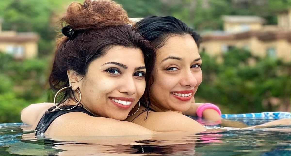 रुपाली गांगुली ने कजिन संग शेयर की ग्लैमरस तसवीर, स्वीमिंग पूल में यूं इंज्वॉय करती दिखीं Anupamaa एक्ट्रेस रुपाली गांगुली ने कजिन संग शेयर की ग्लैमरस तसवीर, स्वीमिंग पूल में यूं इंज्वॉय करती दिखीं Anupamaa एक्ट्रेस