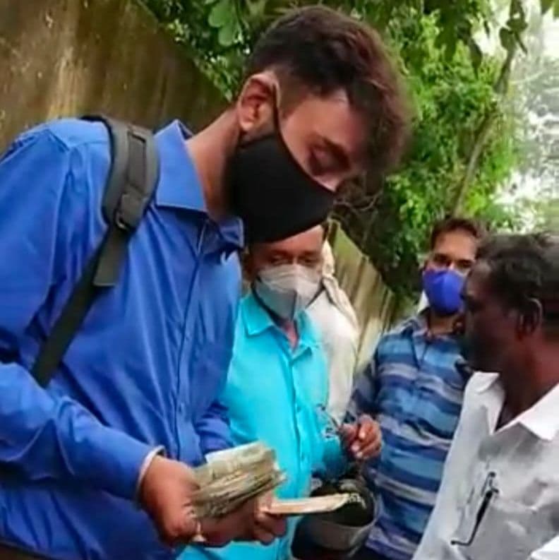 रेलवे में नौकरी के नाम पर झारखंड में बंगाल के लोगों से ठगी, ड्यूटी ज्वाइन करने पहुंचे तो खुला राज रेलवे में नौकरी के नाम पर झारखंड में बंगाल के लोगों से ठगी, ड्यूटी ज्वाइन करने पहुंचे तो खुला राज