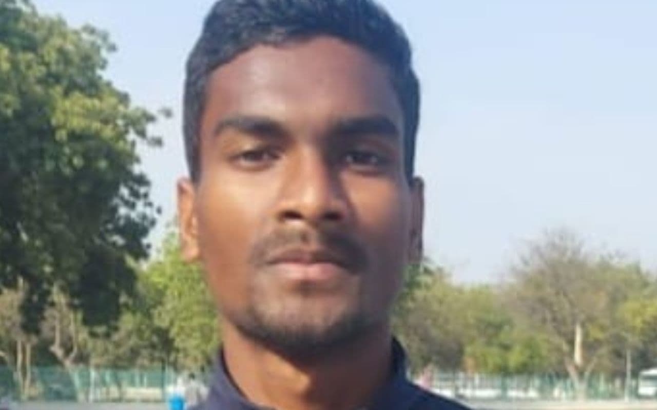 Jharkhand News: एग्रीस्पोर्ट्स 2023 में ब���रसा कृषि विश्वविद्यालय के छात्र सतीश पाहन ने जीता सिल्वर मेडल Jharkhand News: एग्रीस्पोर्ट्स 2023 में ब���रसा कृषि विश्वविद्यालय के छात्र सतीश पाहन ने जीता सिल्वर मेडल