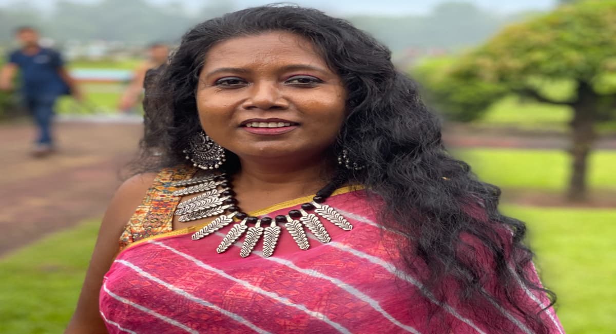 Jharkhand News: जमशेदपुर की मॉम दुबई में मचायेगी धमाल, रैंम पर कैटवॉक के साथ छऊ नृत्य का बिखेरी जलवा Jharkhand News: जमशेदपुर की मॉम दुबई में मचायेगी धमाल, रैंम पर कैटवॉक के साथ छऊ नृत्य का बिखेरी जलवा