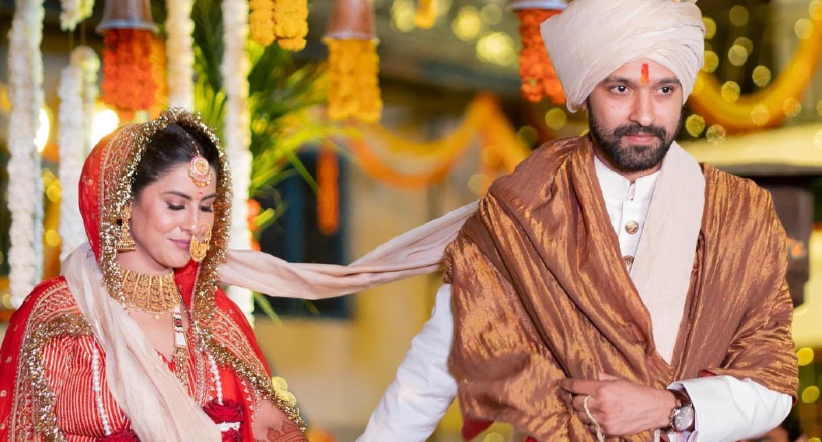 Vikrant Massey Wedding: Mirzapur के ‘बबलू भैया’ विक्रांत मैसी ने शीतल ठाकुर संग लिए सात फेरे, PHOTOS Vikrant Massey Wedding: Mirzapur के ‘बबलू भैया’ विक्रांत मैसी ने शीतल ठाकुर संग लिए सात फेरे, PHOTOS