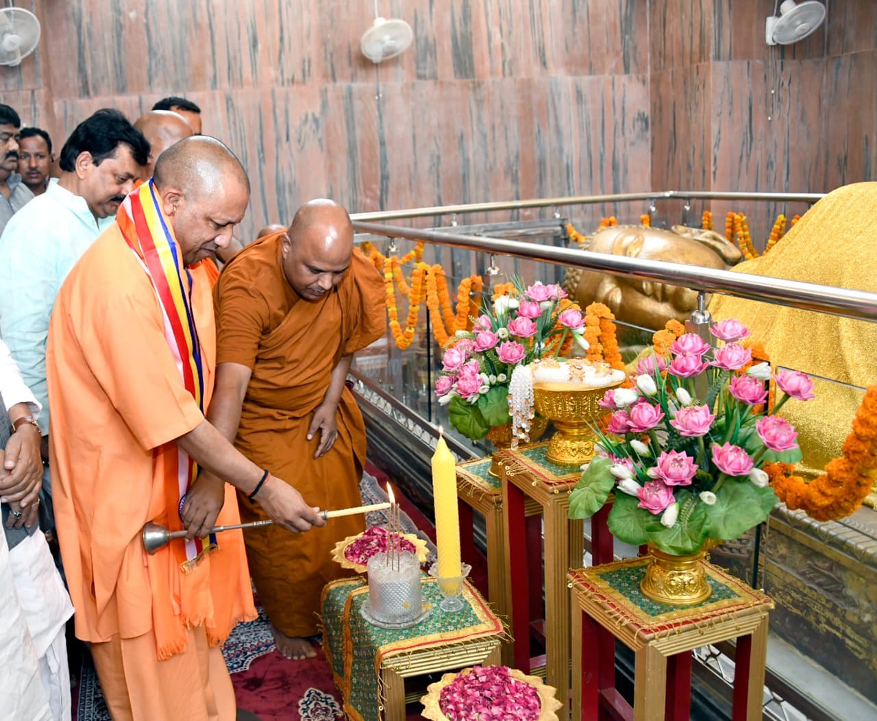 UP: बुद्ध जयंती पर कुशीनगर में होगा पीएम मोदी का ऐतिहासिक आगमन, सीएम योगी ने तैयारियों का लिया जायजा UP: बुद्ध जयंती पर कुशीनगर में होगा पीएम मोदी का ऐतिहासिक आगमन, सीएम योगी ने तैयारियों का लिया जायजा
