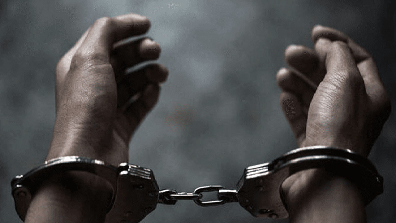 सहारनपुर में सोशल मीडिया पर अभद्र भाषा पोस्ट करने पर 18 गिरफ्तार, यूपी में पुलिस खंगाल रही ‘हेट स्पीच’ सहारनपुर में सोशल मीडिया पर अभद्र भाषा पोस्ट करने पर 18 गिरफ्तार, यूपी में पुलिस खंगाल रही ‘हेट स्पीच’