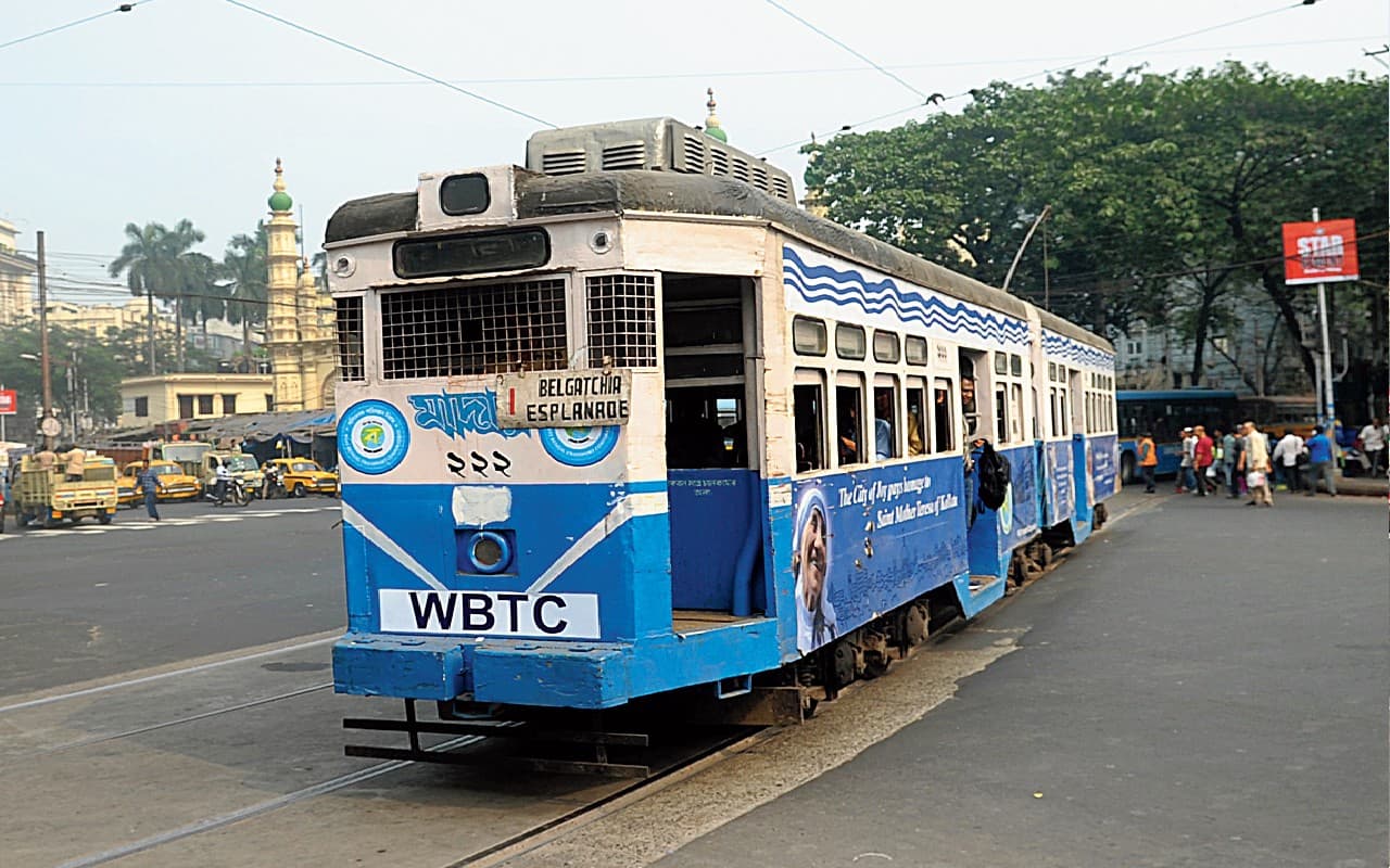 West Bengal : BYE BYE TRAM ! कोलकाता में 150 साल पुरानी ट्राम सेवा अब हमेशा के लिए होगी बंद