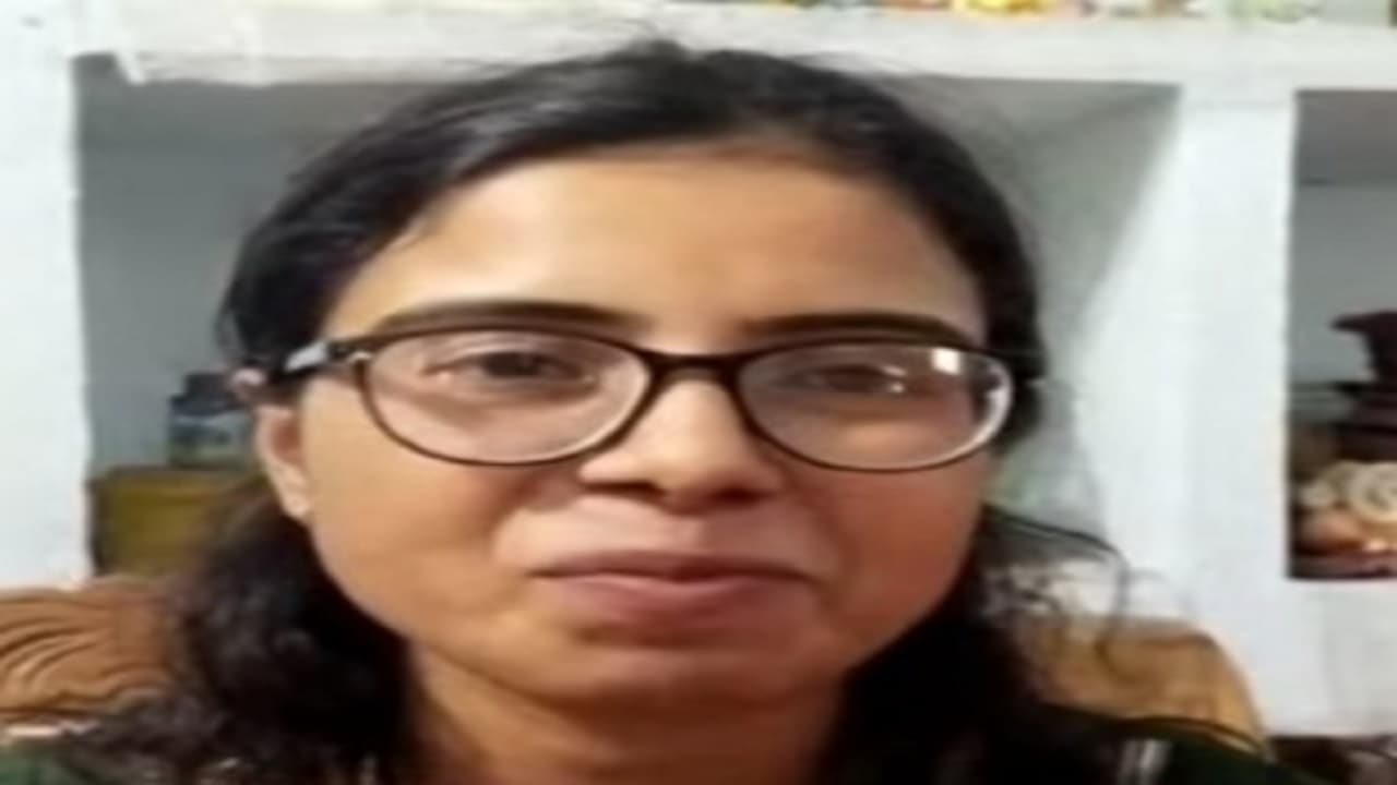 UPSC Result: UPSC परीक्षा पास करने पर दिव्या पांडेय को रामगढ़ DC ने किया था सम्मानित, अब सच्चाई आई सामने UPSC Result: UPSC परीक्षा पास करने पर दिव्या पांडेय को रामगढ़ DC ने किया था सम्मानित, अब सच्चाई आई सामने