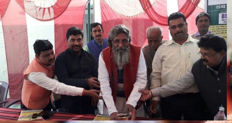 Bihar Election 2020: टिकट नहीं मिलने पर बीजेपी MLA ने जिंदगी भर के लिए अन्न खाना छोड़ा, कही ये बड़ी बात Bihar Election 2020: टिकट नहीं मिलने पर बीजेपी MLA ने जिंदगी भर के लिए अन्न खाना छोड़ा, कही ये बड़ी बात
