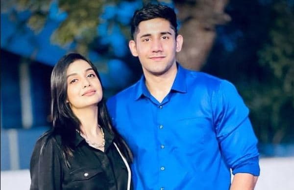 Bigg Boss OTT विनर दिव्या अग्रवाल ने बताया शादी का प्लान, वरुण सूद को कर रही हैं डेट Bigg Boss OTT विनर दिव्या अग्रवाल ने बताया शादी का प्लान, वरुण सूद को कर रही हैं डेट