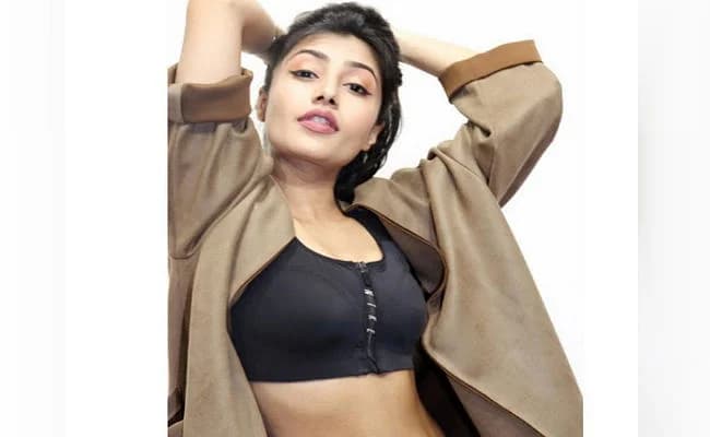 युजवेंद्र चहल की मंगेतर धनाश्री वर्मा ने ऋतिक रोशन के गाने पर किया धांसू डांस, आप भी देखिए ये जबरदस्त VIDEO युजवेंद्र चहल की मंगेतर धनाश्री वर्मा ने ऋतिक रोशन के गाने पर किया धांसू डांस, आप भी देखिए ये जबरदस्त VIDEO