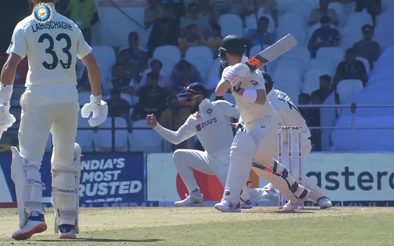 IND vs AUS: नागपुर टेस्ट में Virat Kohli के नाम दर्ज हुआ शर्मनाक रिकॉर्ड, स्टीव स्मिथ का कैच छोड़ हुए ट्रोल IND vs AUS: नागपुर टेस्ट में Virat Kohli के नाम दर्ज हुआ शर्मनाक रिकॉर्ड, स्टीव स्मिथ का कैच छोड़ हुए ट्रोल