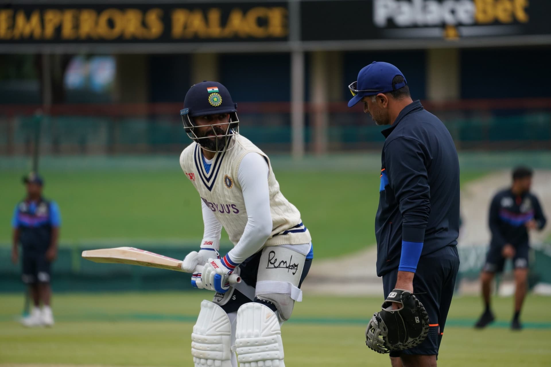 India vs South Africa: विराट कोहली ने प्रेस कॉन्फ्रेंस से भी बनायी दूरी, विवाद पर राहुल द्रविड़ की चुप्पी India vs South Africa: विराट कोहली ने प्रेस कॉन्फ्रेंस से भी बनायी दूरी, विवाद पर राहुल द्रविड़ की चुप्पी