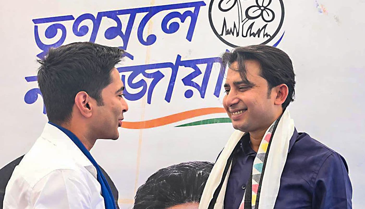 बंगाल में कांग्रेस के इकलौते विधायक बायरन विश्वास तृणमूल कांग्रेस में शामिल, अभिषेक बनर्जी ने दिलायी सदस्यता बंगाल में कांग्रेस के इकलौते विधायक बायरन विश्वास तृणमूल कांग्रेस में शामिल, अभिषेक बनर्जी ने दिलायी सदस्यता