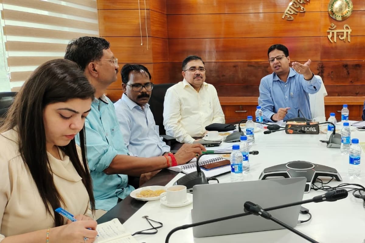 विश्व आदिवासी दिवस पर रांची में होगा दो दिवसीय जनजातीय महोत्सव, भव्य आयोजन की तैयारी में जुटे अफसर विश्व आदिवासी दिवस पर रांची में होगा दो दिवसीय जनजातीय महोत्सव, भव्य आयोजन की तैयारी में जुटे अफसर