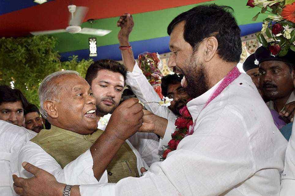 जीतनराम मांझी व रामविलास की जुबानी जंग में अनंत कुमार ने दी दखल, बोले रखें धैर्य