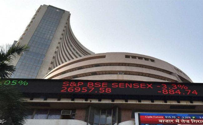 सेंसेक्स 349 अंक गिर कर बंद, निफ्टी 8520 पर पहुंचा सेंसेक्स 349 अंक गिर कर बंद, निफ्टी 8520 पर पहुंचा