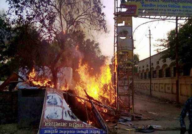 मथुरा हिंसा की सीबीआई जांच की मांग, हाईकोर्ट ने किया इनकार