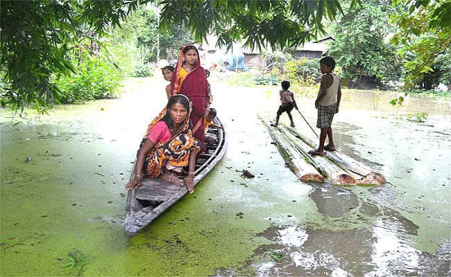 BIHAR : बाढ़ राहत के लिए जारी किये 1935 करोड़, प्रति परिवार 6 हजार की मदद BIHAR : बाढ़ राहत के लिए जारी किये 1935 करोड़, प्रति परिवार 6 हजार की मदद