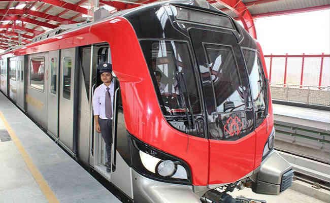 लखनऊ को मिली मेट्रो की सौगात, राजनाथ व योगी ने किया बड़ा एलान लखनऊ को मिली मेट्रो की सौगात, राजनाथ व योगी ने किया बड़ा एलान