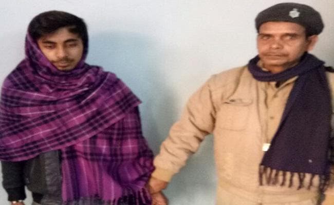सांसद संतोष कुशवाहा से मांगी दो लाख की रंगदारी, आरोपित गिरफ्तार सांसद संतोष कुशवाहा से मांगी दो लाख की रंगदारी, आरोपित गिरफ्तार