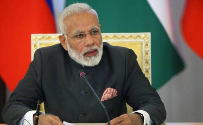 मोदी सरकार का रिपोर्ट कार्ड : पेट्रोलियम पदार्थ बाजार के हवाले, पेट्रोल-डीजल के दाम बेकाबू मोदी सरकार का रिपोर्ट कार्ड : पेट्रोलियम पदार्थ बाजार के हवाले, पेट्रोल-डीजल के दाम बेकाबू