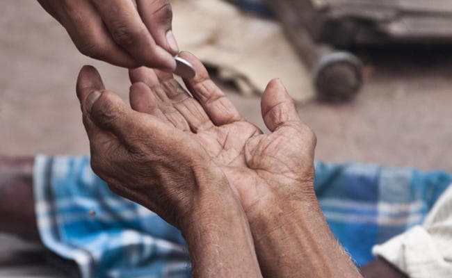 भीख मांगना अपराध नहीं, मौलिक अधिकार, दिल्ली हाइकोर्ट ने सरकार को लगायी फटकार भीख मांगना अपराध नहीं, मौलिक अधिकार, दिल्ली हाइकोर्ट ने सरकार को लगायी फटकार