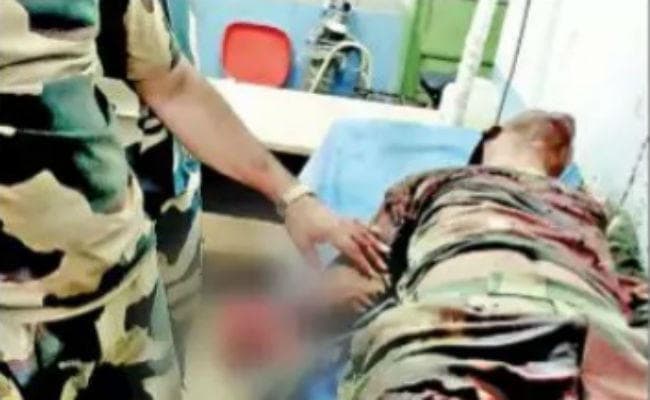 पश्चिम बंगाल: बांग्लादेशी तस्करों ने बीएसएफ जवानों पर किया बम से हमला, एक का हाथ उड़ा