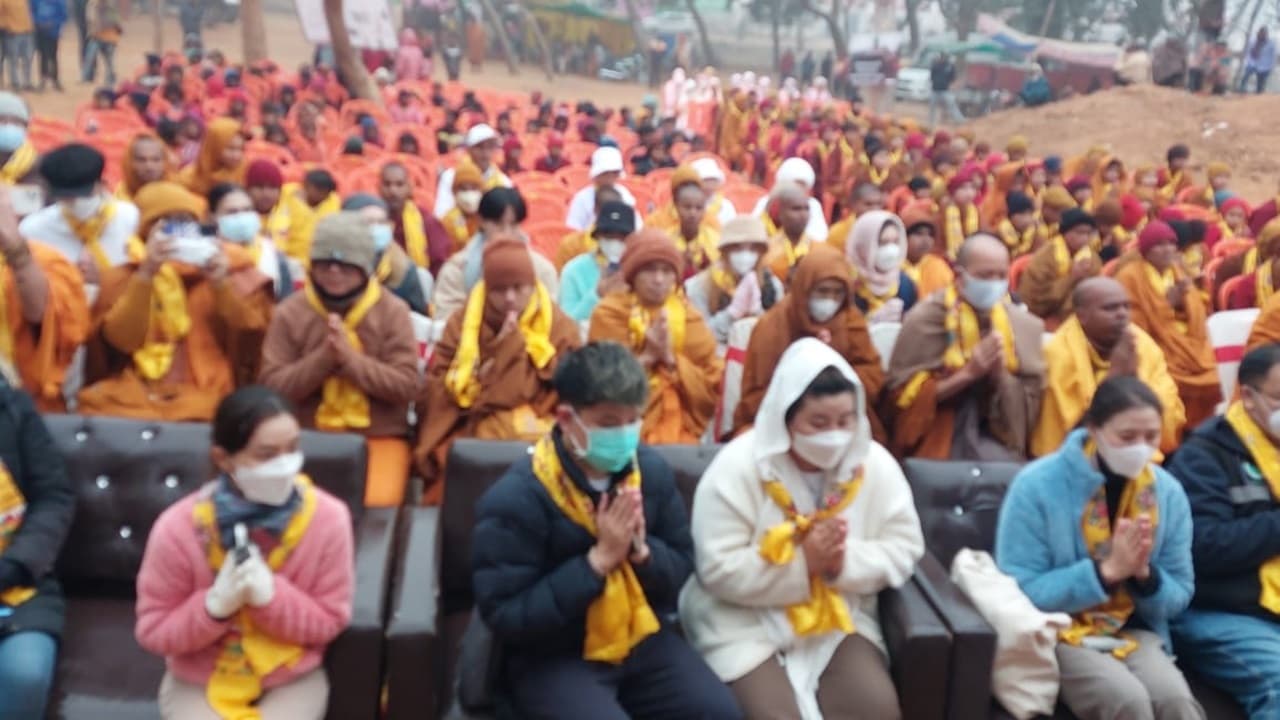 बिहार: बोधगया में बौद्ध महोत्सव का आयोजन, कई देशों के बौद्ध श्रद्धालुओं ने निकाली ज्ञान यात्रा, जानिए मान्यता बिहार: बोधगया में बौद्ध महोत्सव का आयोजन, कई देशों के बौद्ध श्रद्धालुओं ने निकाली ज्ञान यात्रा, जानिए मान्यता