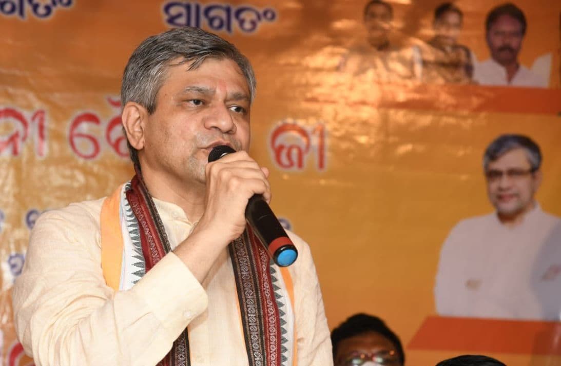 आदिवासियों के साथ झूमकर नाचे रेल मंत्री अश्विनी वैष्णव, VIDEO