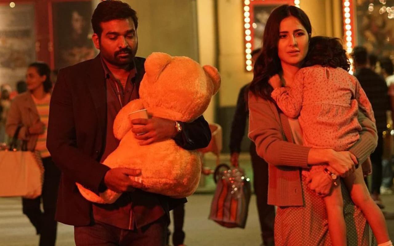 Merry Christmas Box Office Collection: कैटरीना कैफ की मेरी क्रिसमस FLOP हुई या HIT, जानें टोटल कलेक्शन Merry Christmas Box Office Collection: कैटरीना कैफ की मेरी क्रिसमस FLOP हुई या HIT, जानें टोटल कलेक्शन
