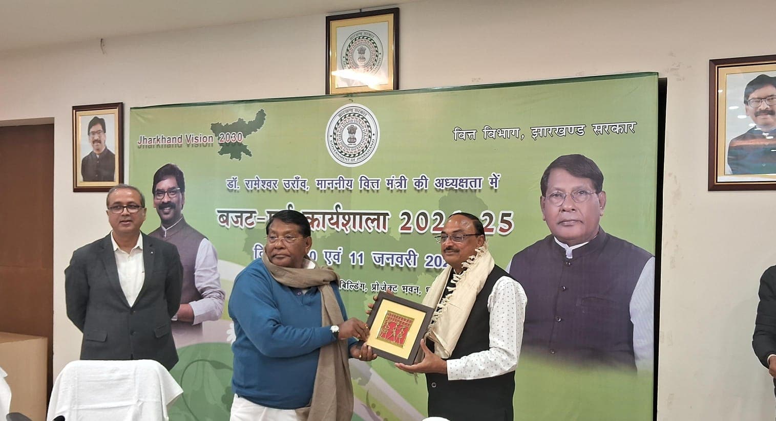 झारखंड में रोजगार सृजन और राजस्व बढ़ाने के लिए चैंबर ने वित्त मंत्री डॉ रामेश्वर उरांव के दिए ये सुझाव झारखंड में रोजगार सृजन और राजस्व बढ़ाने के लिए चैंबर ने वित्त मंत्री डॉ रामेश्वर उरांव के दिए ये सुझाव