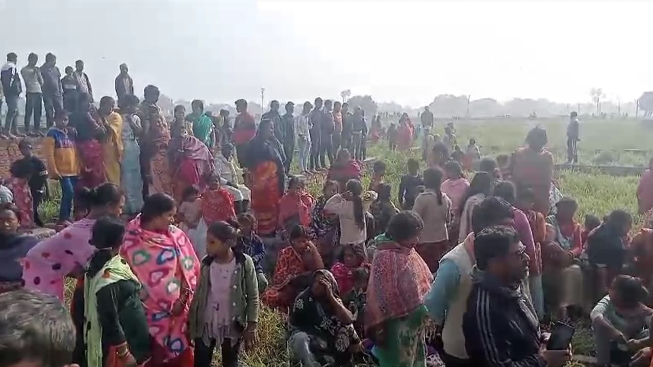 सामूहिक दुष्कर्म कांड: पीड़िता अपनों को भी नहीं पहचान रही है, डॉक्टरों ने पुलिस को भी मिलने से रोका सामूहिक दुष्कर्म कांड: पीड़िता अपनों को भी नहीं पहचान रही है, डॉक्टरों ने पुलिस को भी मिलने से रोका