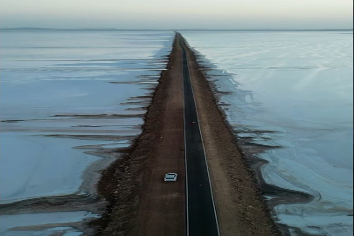 भारत की इस सड़क को कहा जाता है ‘रोड टू हेवन’, जानें इसके पीछे का कारण और लोकेशन भारत की इस सड़क को कहा जाता है ‘रोड टू हेवन’, जानें इसके पीछे का कारण और लोकेशन