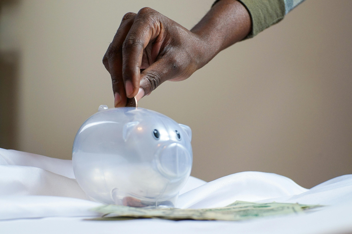 Personal Finance: महिलाओं को क्यों करनी चाहिए सेविंग? जानें