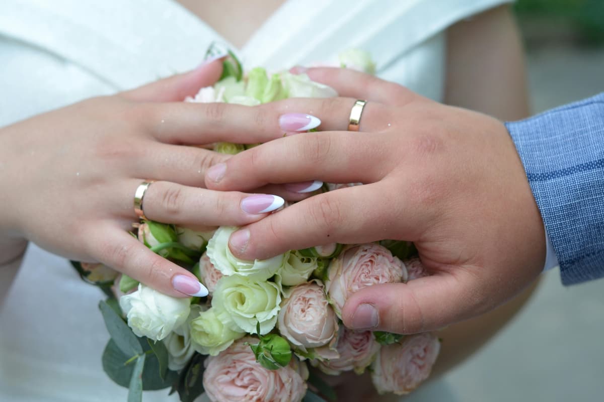 Relationship Tips: लव मैरिज के लिए अपने पैरेंट्स को इस तरह मनाएं, जानें क्या है तरीका