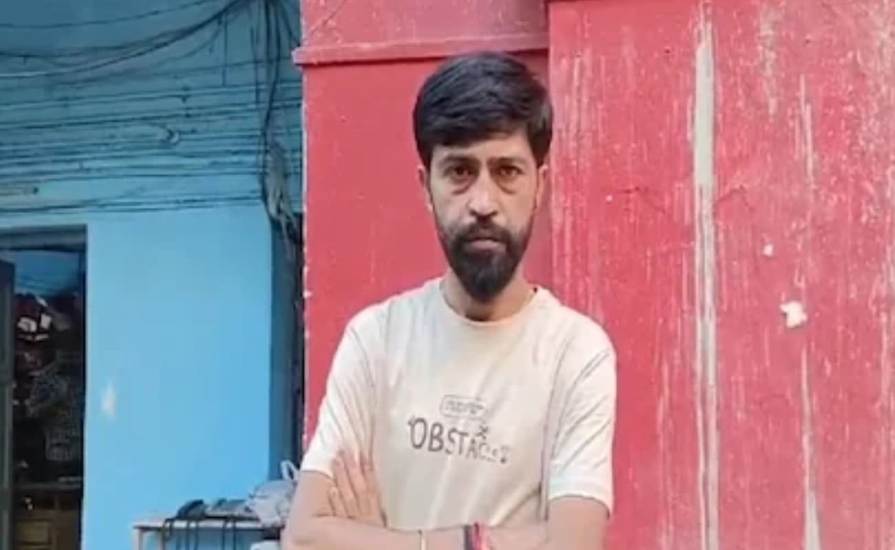 NRI के पैसे से चिकन लॉलीपॉप और बटर नान खाकर मुसीबत में फंसी पटना पुलिस, SSP ने दो सिपाहियों को किया सस्पेंड NRI के पैसे से चिकन लॉलीपॉप और बटर नान खाकर मुसीबत में फंसी पटना पुलिस, SSP ने दो सिपाहियों को किया सस्पेंड