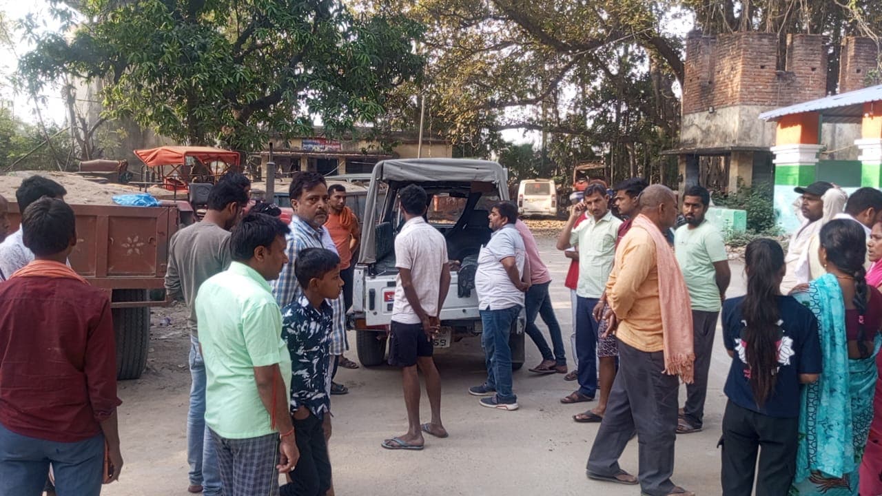 Crime News: गया में आपसी विवाद में डॉक्टर के सीने में अपराधियों ने मारी गोली, तीन गिरफ्तार Crime News: गया में आपसी विवाद में डॉक्टर के सीने में अपराधियों ने मारी गोली, तीन गिरफ्तार