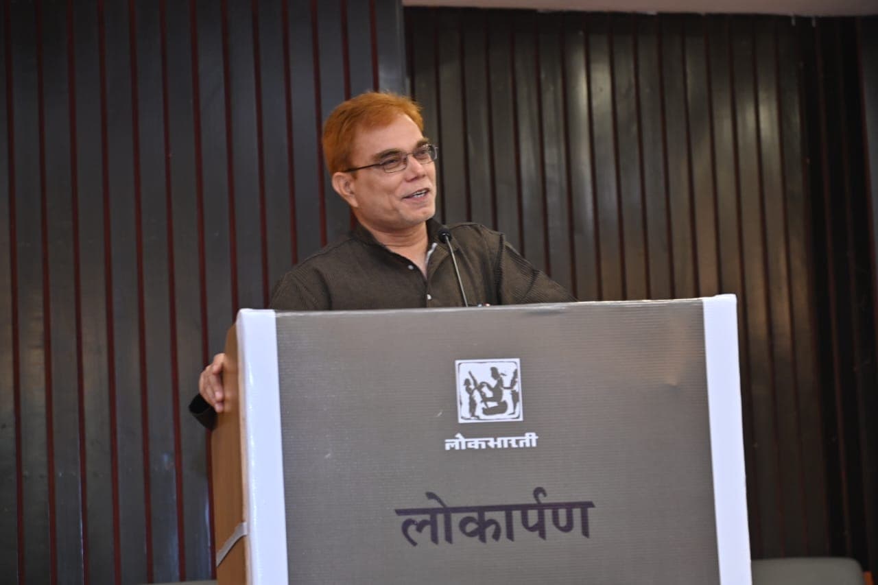 ‘लोहिया के सपनों का भारत’ पुस्तक का लोकार्पण ‘लोहिया के सपनों का भारत’ पुस्तक का लोकार्पण
