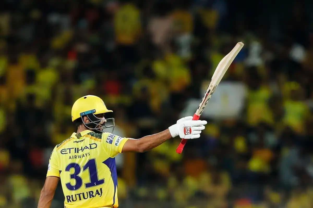 रुतुराज ने स्थापित किया नया कीर्तिमान, इस मामले में MS Dhoni को पछाड़ा